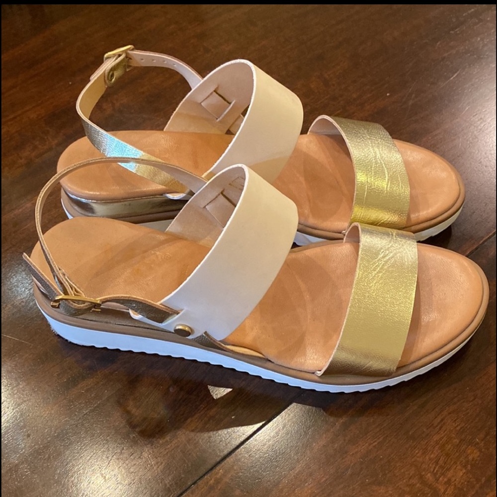 Beautiful gold and leather strappy wedge sandals size 39